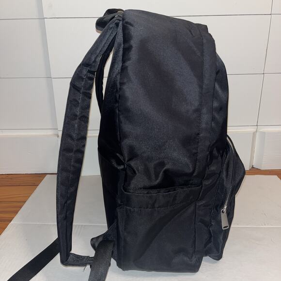 Disney Backpack Mickey And Friends Genuine Mousewear- Disney World - Picture 4 of 12